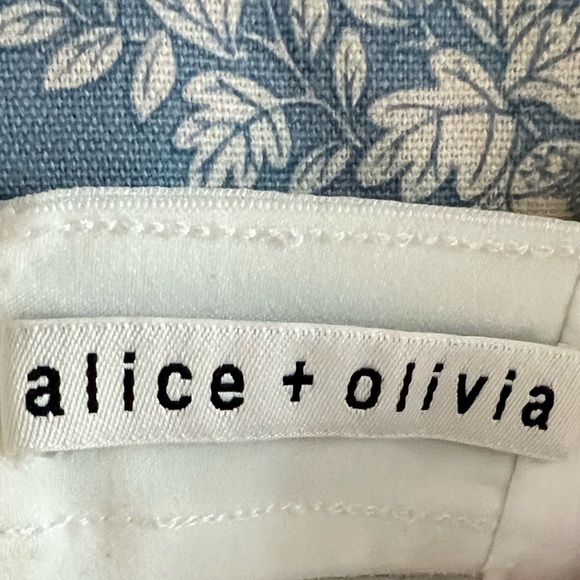 Alice + Olivia Puff-Sleeve Eyelet Corset Top - Picture 5 of 6